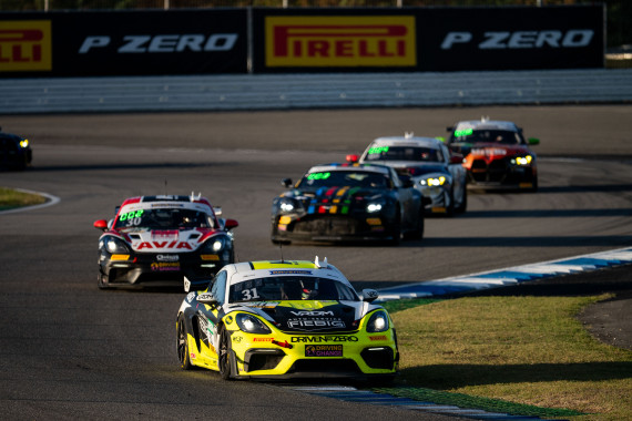 Sieg in Lauf zwei für den Porsche von Berndt/Robinson