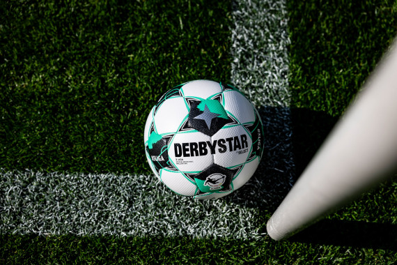 Erstmals mit eigenem Design: Neuer Spielball der 3. Liga vorgestellt