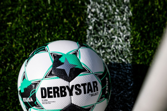 Erstmals mit eigenem Design: Neuer Spielball der 3. Liga vorgestellt