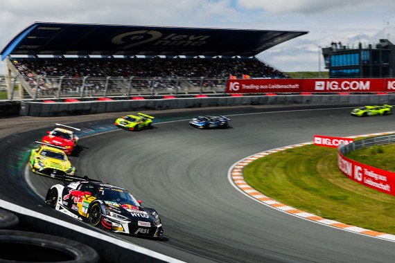 Kelvin van der Linde bleibt nach Platz 13 Tabellenführer in der DTM