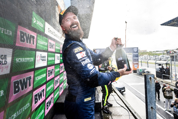 Für Aston-Martin-Werksfahrer Nicki Thiim geht 2026 in der DTM ein Traum in Erfüllung