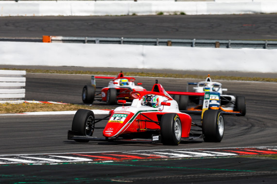 Andrea Kimi Antonelli führt die Meisterschaft vor den letzten drei Rennen am Nürburgring an