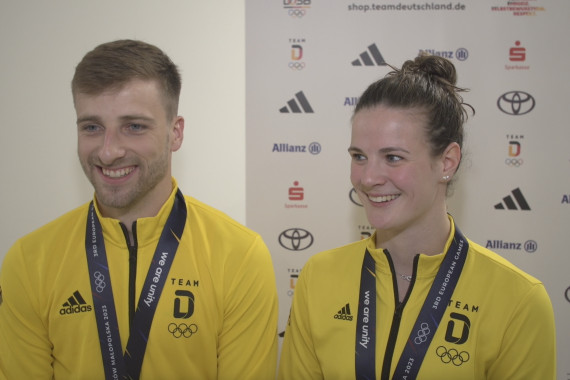 Im Interview sprechen Elena Wassen und Alexander Lube u.a. über ihren Silber-Erfolg im Wasserspringen 10m Turm Synchron Mixed.