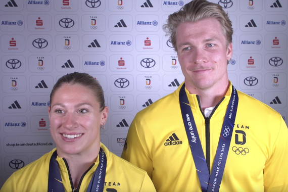 Im Interview sprechen Lena Röhlings und Jacob Schopf u.a. über ihren Bronze-Erfolg im Mixed Mixed K2 200m und geben Ausblick auf die Kanu-WM 2023 in Duisburg.