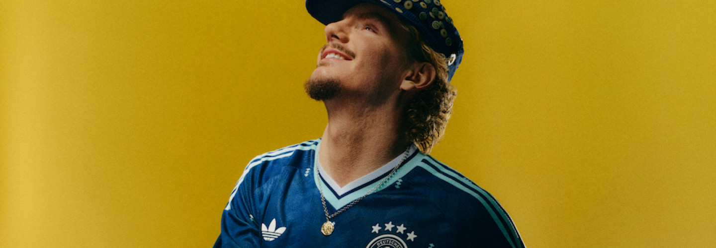 Nick Woltemade im neuen DFB-Auswärtstrikot