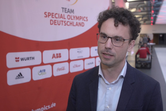 Im Interview spricht Sven Albrecht, Bundesgeschäftsführer Special Olympics Deutschland, u. a. über seine Vorfreude auf das Event und die Einkleidung für die Special Olympics World Games 2023 in Berlin.