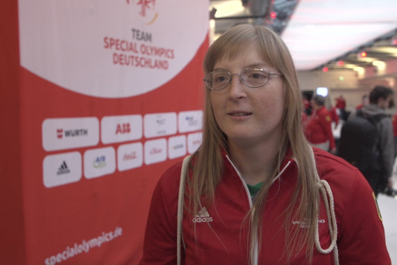 Im Interview spricht Special-Olmypics-Athletin Natascha Wermelskirchen u.a. über ihre Vorfreude und die Einkleidung für die Special Olympics World Games 2023 in Berlin.