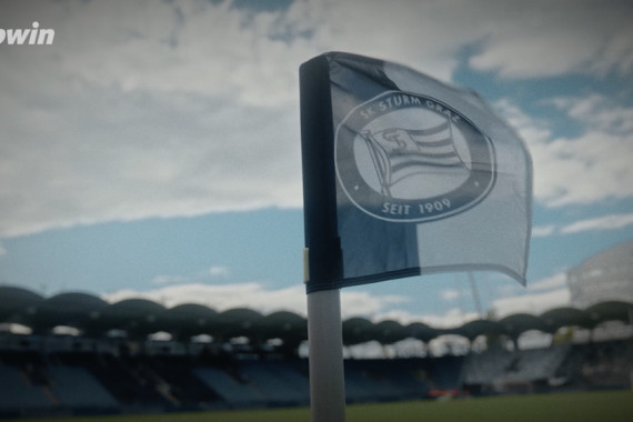 Das Announcement-Video zur Partnerschaft ist eng mit der neuen Brand-Kampagne von bwin verknüpft. Im Fokus stehen dabei Emotionen, Vorfreude, authentische Fan-Perspektiven und die Leidenschaft für den Sport.