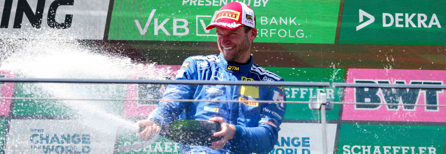 Großer Jubel bei Maro Engel über den Sieg im DTM-Sonntagslauf