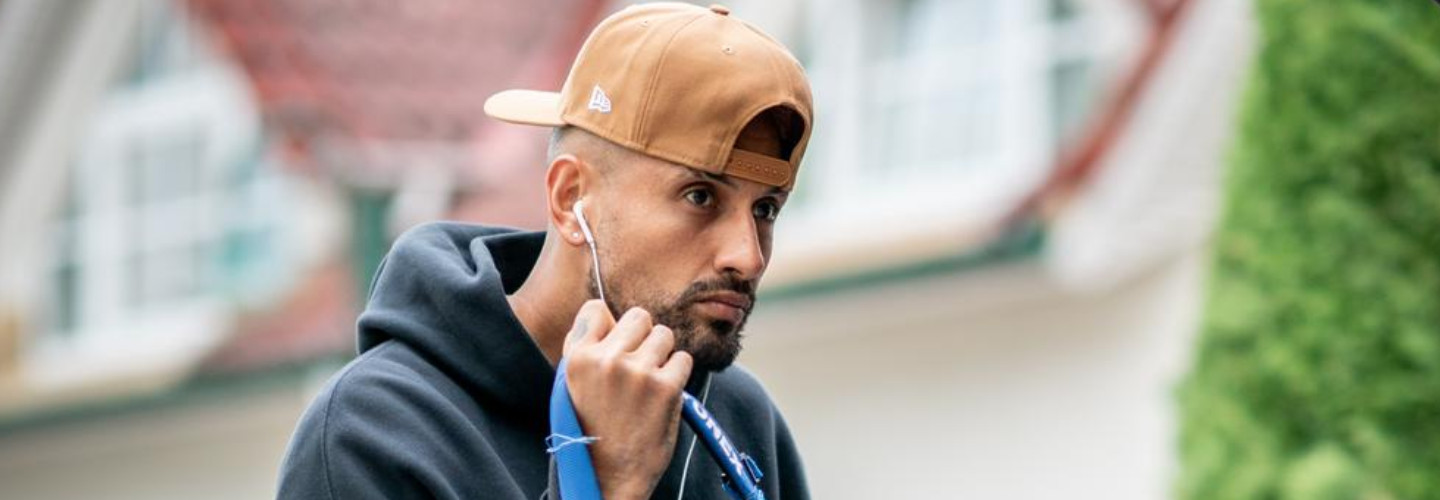 Nick Kyrgios muss seinen Start in Halle absagen. Er ist am Knie verletzt.