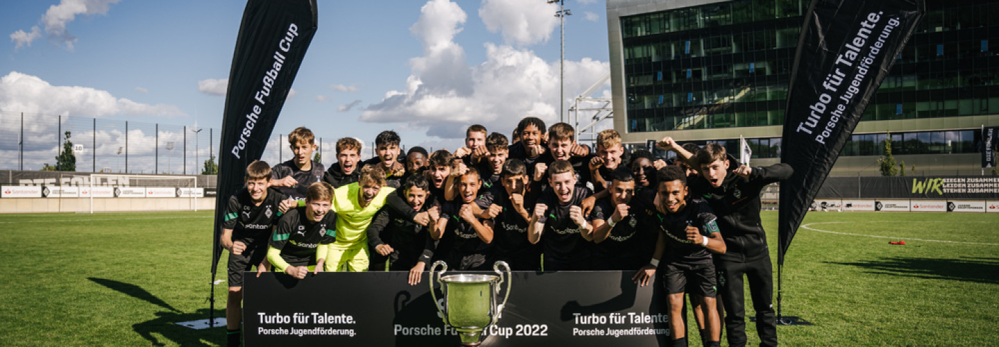 Porsche Fußball Cup 2022: Turniersieg für das U15-Team von VfL Borussia Mönchengladbach.