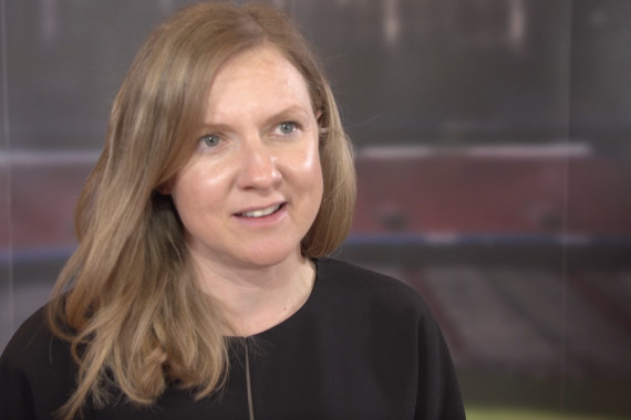 Im Interview spricht Daniela Bauer, Global Head Of Partnerships at Allianz, u.a. über die Kampagne "The Shared Ball" und finanzielles Coaching im Fußball der Frauen.