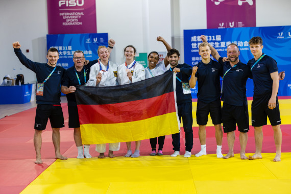 Samira Bock und Agatha Schmitt holen Silber und Bronze auf der Judomatte