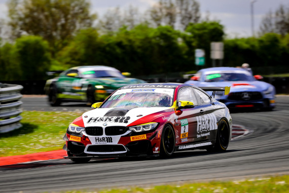 Doppelsieger in Oschersleben: Der BMW M4 GT4 von Hofor Racing by Bonk Motorsport